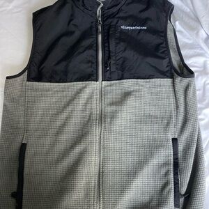 Vineyard Vines Men's Two-Tone Black and Gray Vest